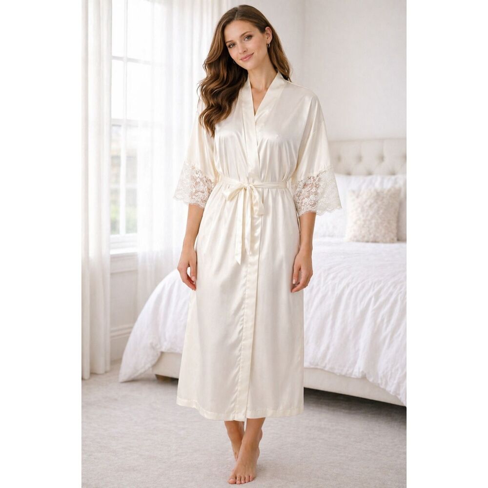 California Dynasty Pale Yellow Satin Lace Long Robe M